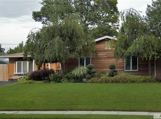 79 S Bicycle Path, Selden, NY 11784