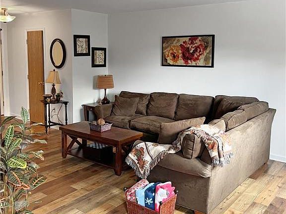 5th image of 1300 Vera Dr