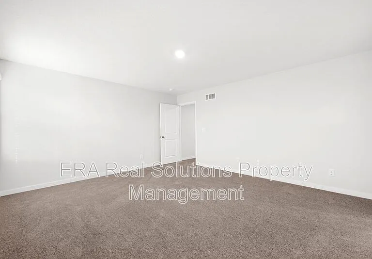 6294 Marinelli Dr S — Photo 18