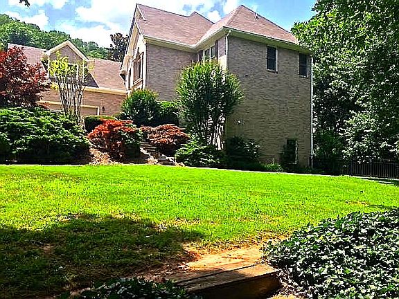 3rd image of 772 Oak Trail Dr