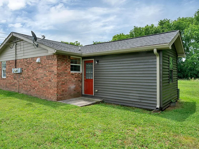 100 Old Trail Ct #1 — Photo 20