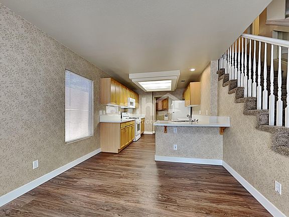 4th image of 8713 Sandringham Ave