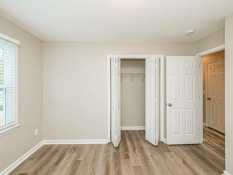 808 Hepplewhite Ct — Photo 13