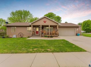 107 High Prairie Dr, Dell Rapids, SD 57022