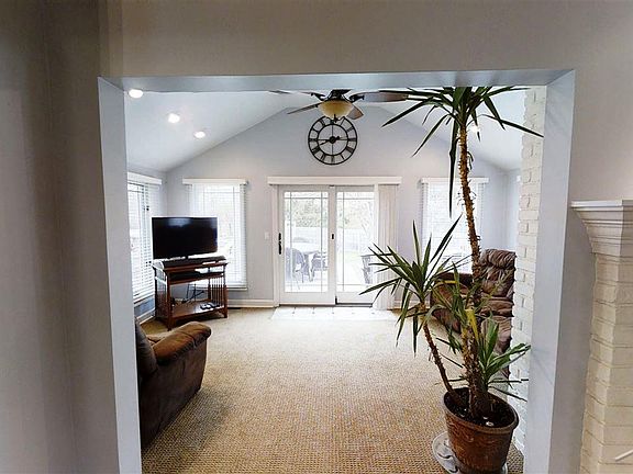 4th image of 4741 Sudbury Dr