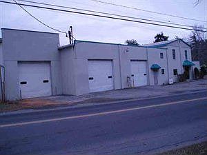 4th image of 178 Dix Ave