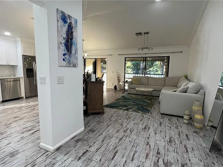5580 Coach House Cir #F — Photo 3