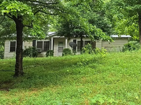 5637 Reinhardt College Pkwy, Waleska, GA 30183