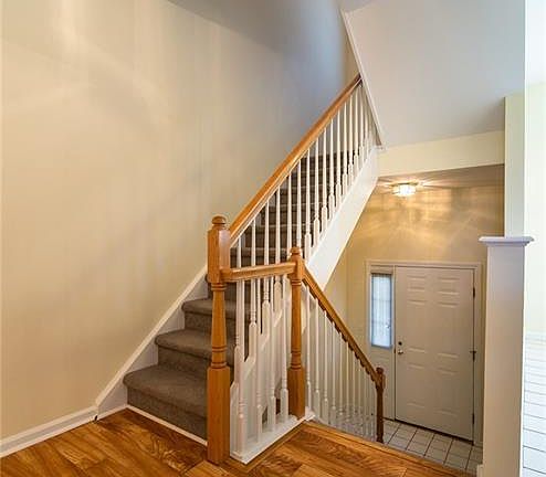 3rd image of 4 Munson Dr Unit 4