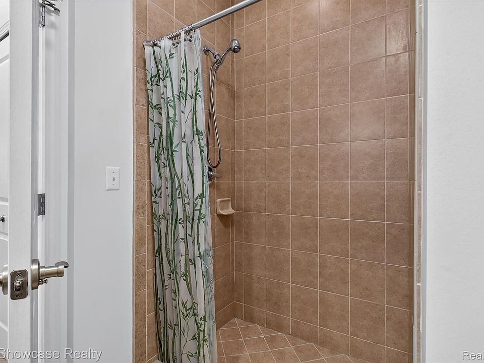7100 Heron Hills Dr, photo 22