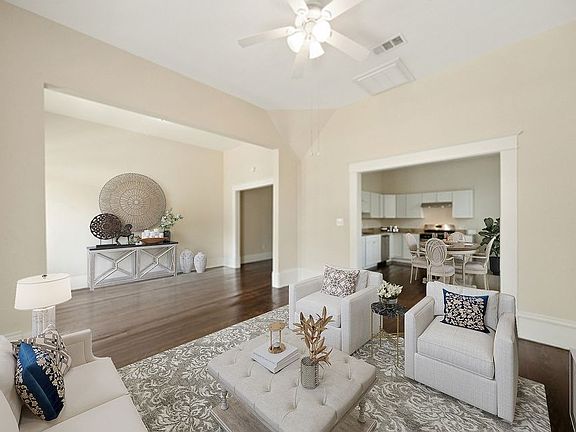 3rd image of 1523 W Houston St APT 1