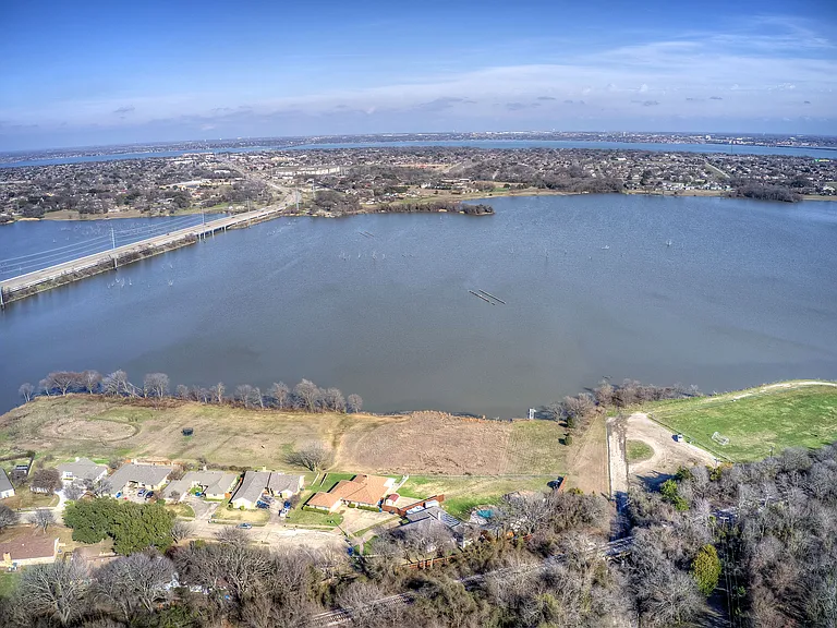 4804 Edgewater Dr — Photo 54