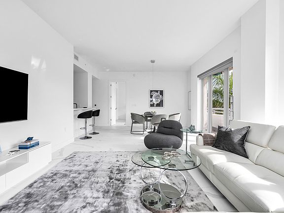 5th image of 155 E Boca Raton Rd #303