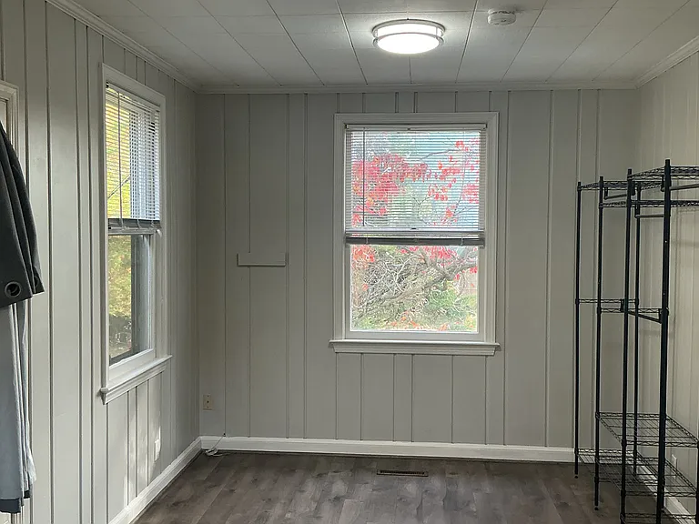 105 Russell Ave — Photo 9