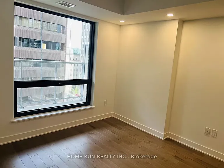 340 Queen St #804 — Photo 9