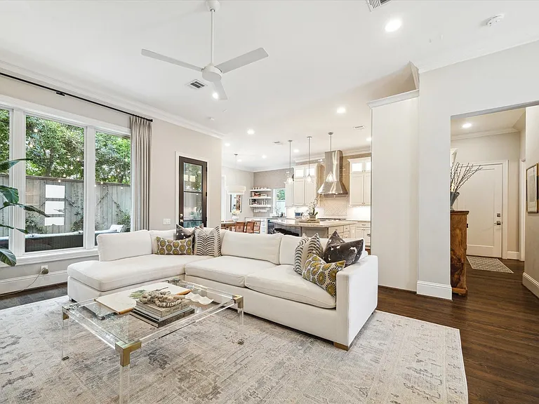 1527 Cunningham Parc Ln — Photo 4