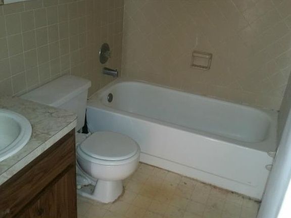 2nd image of 701 Bayou Ave