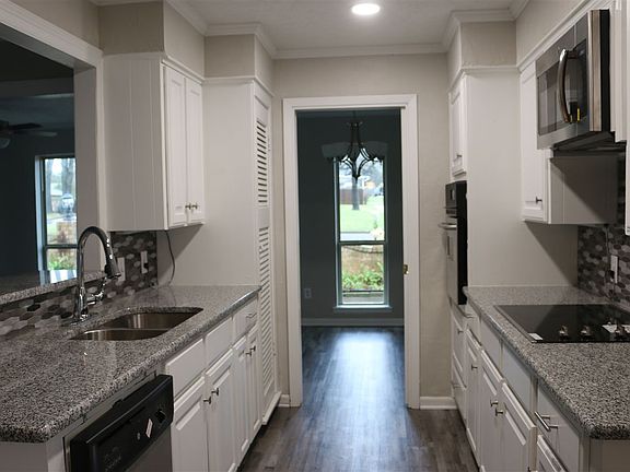 5th image of 710 Westwood Dr