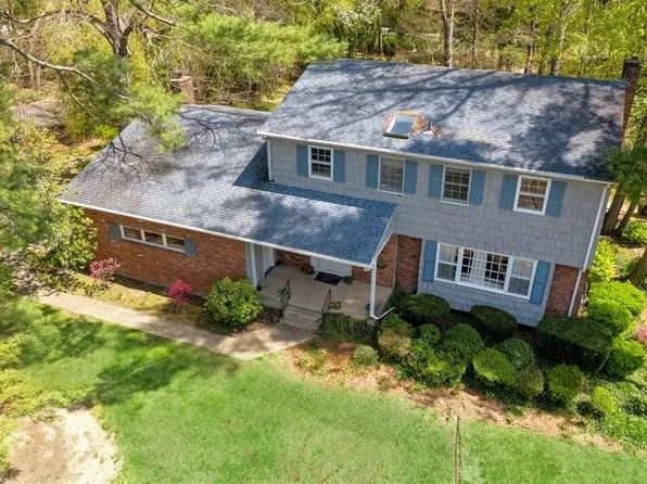 62 Crescent Beach Road, Glen Cove, NY 11542