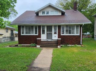 2207 E 4th St, Waterloo, IA 50703