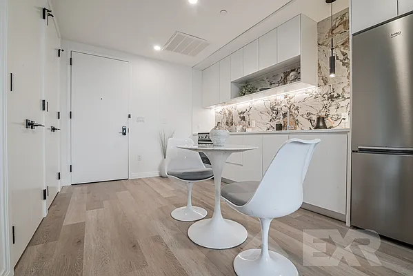 Rented by EXR | media 36