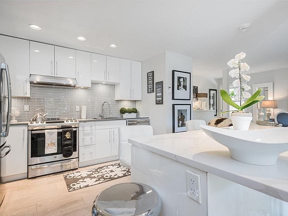 3rd image of 15989 Marine Dr #5