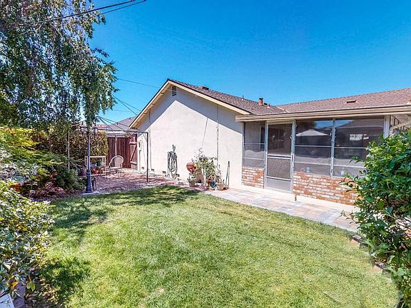 5th image of 204 Belden Dr