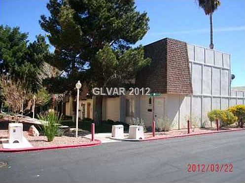 2nd image of 3792 Garden South Dr