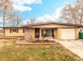 4419 S Silvis Rd, Bartonville, IL 61607