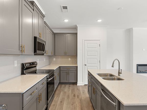 5th image of 3566 Birdstone Lot 17