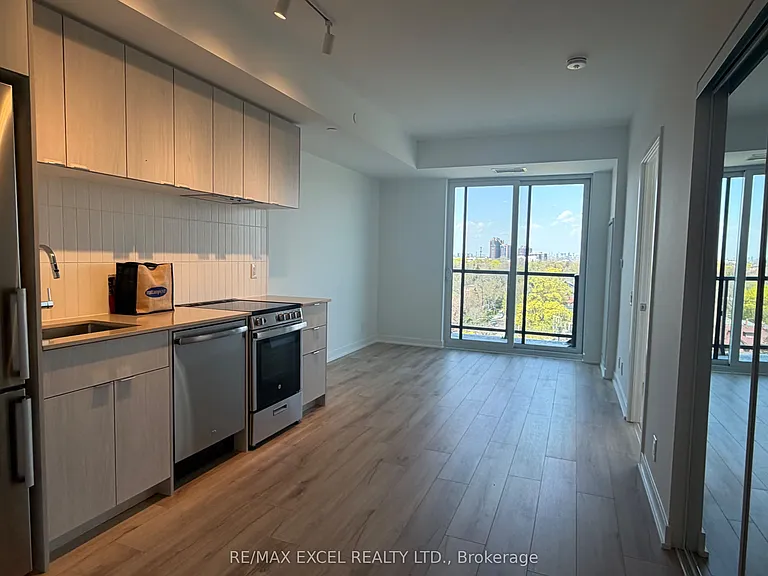1660 Bloor St W #1013 — Photo 4