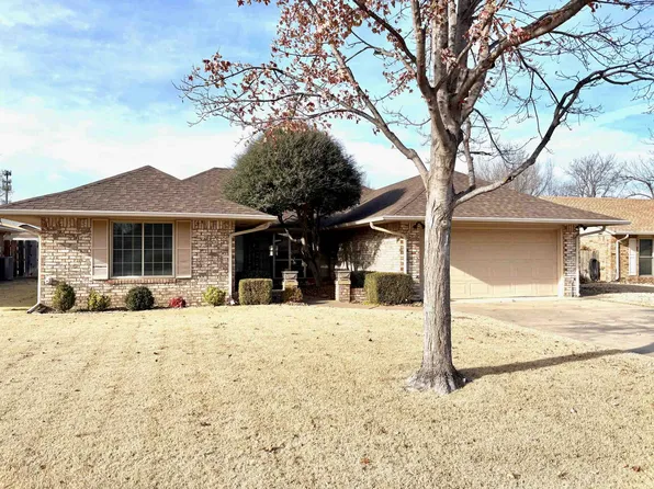 714 Canary Ln, Enid, OK 73703