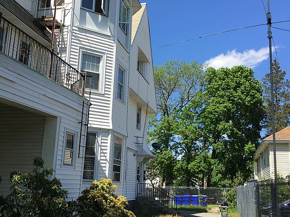 3rd image of 115 Trenton St APT 1
