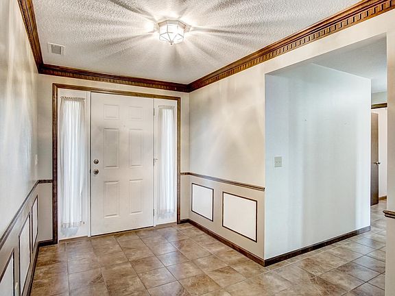 4th image of 2816 Old Willow Pl