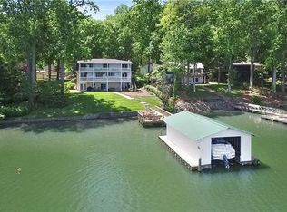 4592 Lake Shore Rd N, Denver, NC 28037