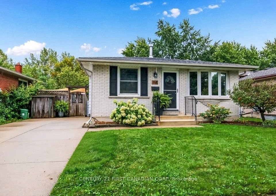 1st image of 94 Nicholas Cres