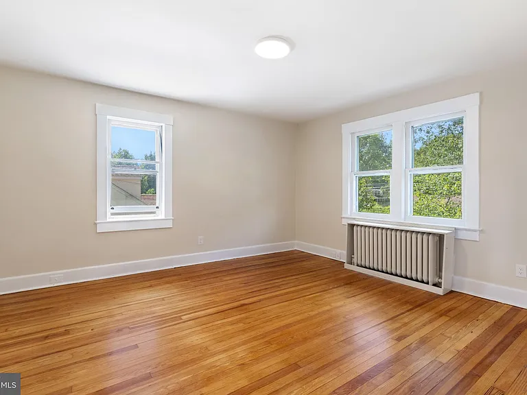 219 Washington Rd — Photo 16