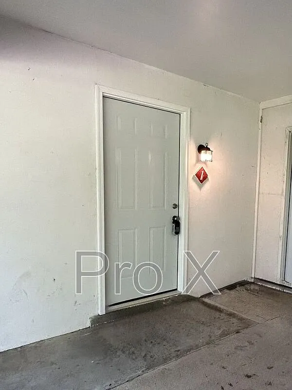 2381 Locust Rd — Photo 2