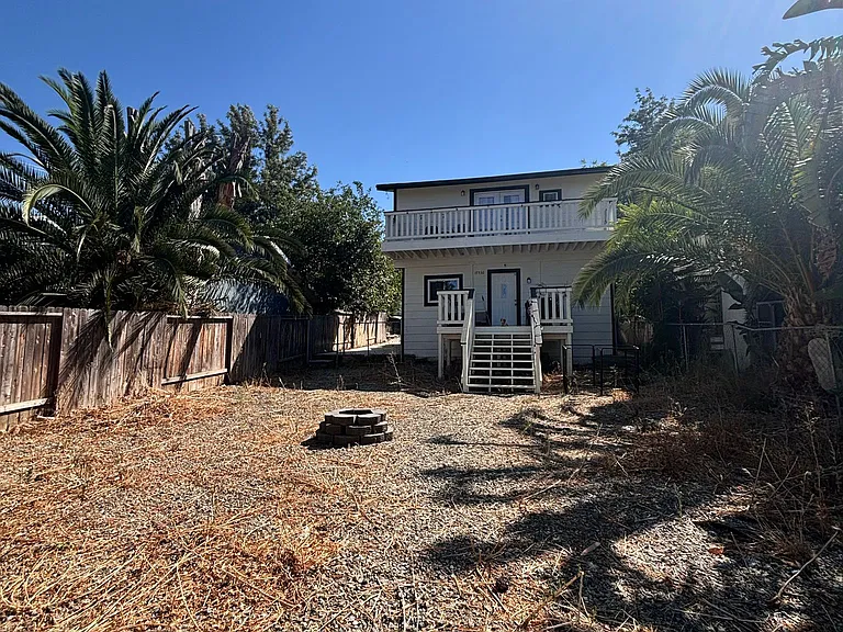 17530 Hayes Ave — Photo 5