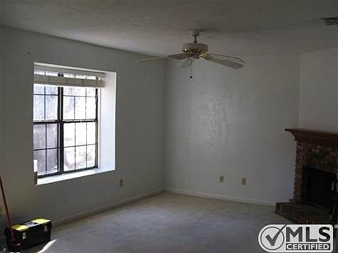 3rd image of 140 Parkbrook Cir #A