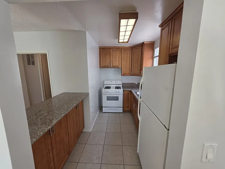 1732 N Harvard Blvd #106 — Photo 12