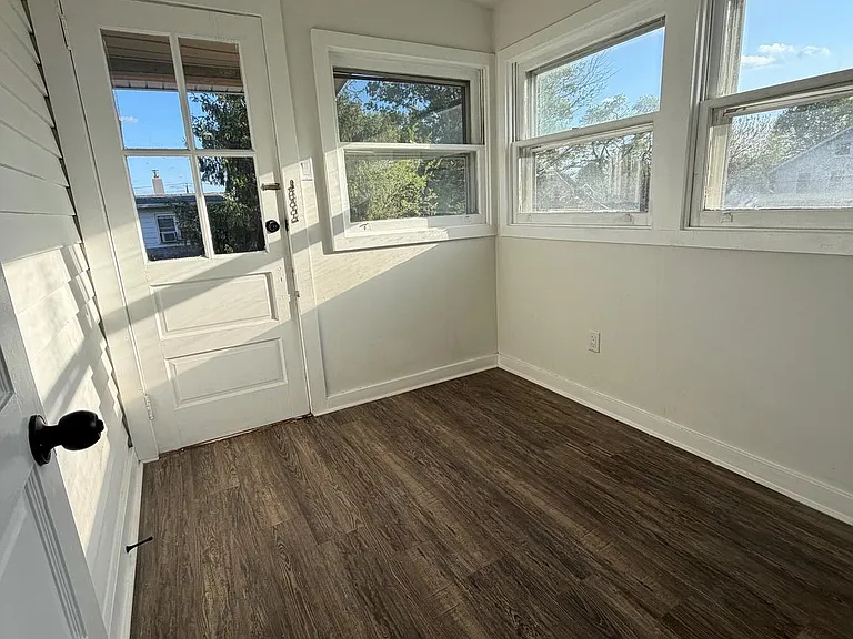 517 Bentley Ave #C — Photo 3