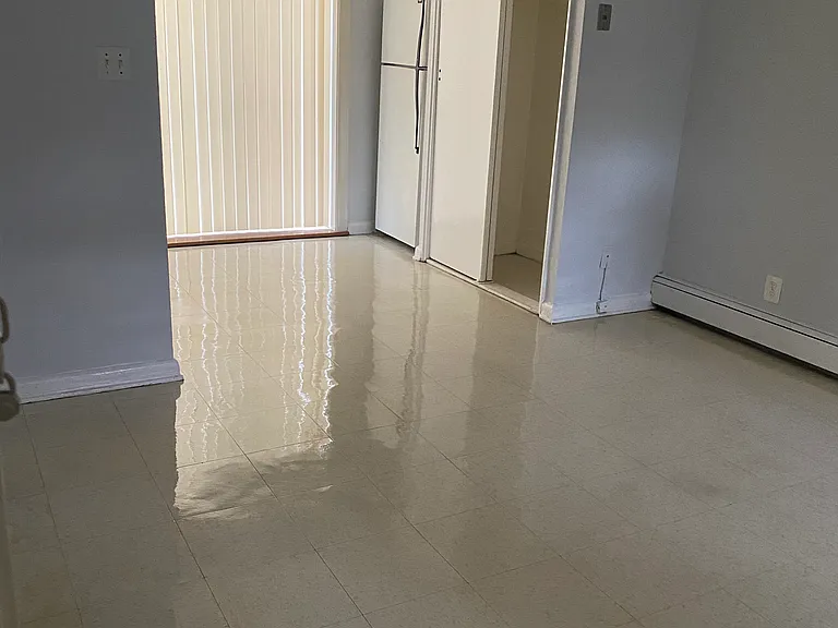 824 E Broadway #302 — Photo 2