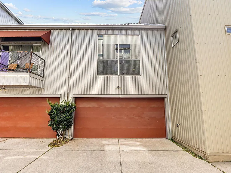 824 Ruthven St — Photo 27