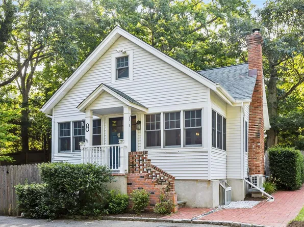 8 Quogue Drive, Sound Beach, NY 11789