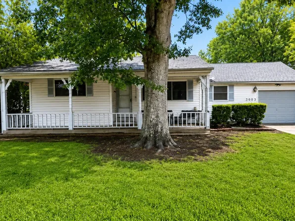 3035 Berry Ave, Groves, TX 77619
