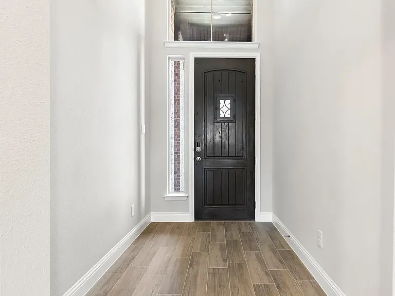 1137 Castlerock Rd — Photo 2
