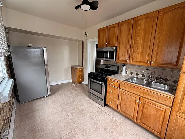 1908 Dauphine St #2B — Photo 16