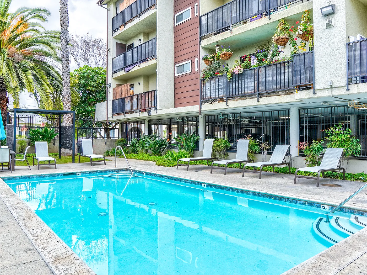 Seapointe Village Apartments — Photo 2