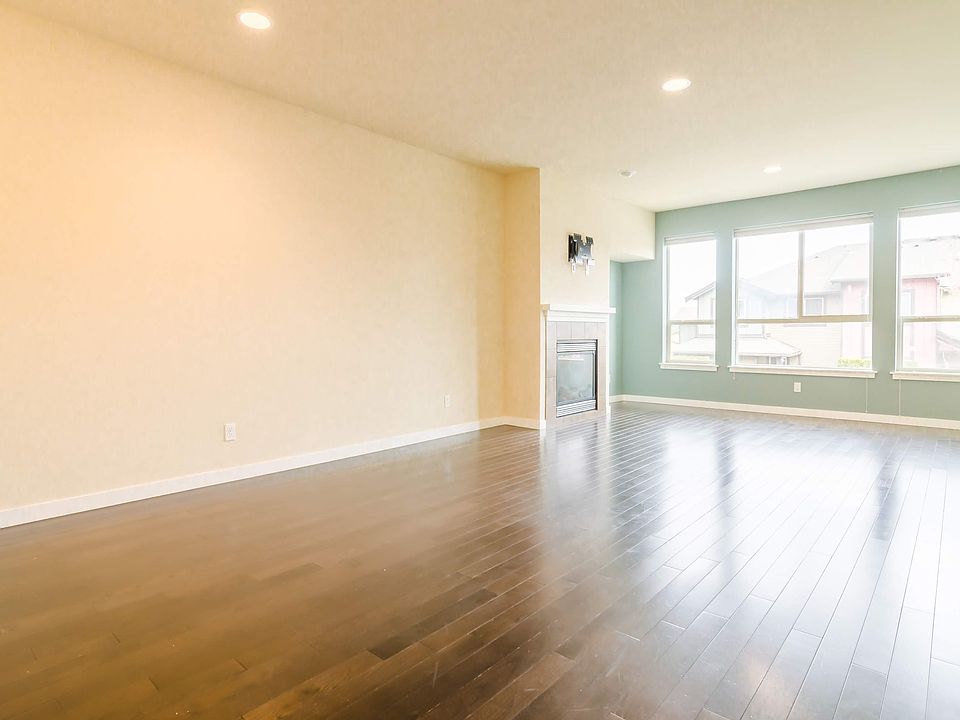 Light-filled Great Room (Approx. 15' x 25'10")